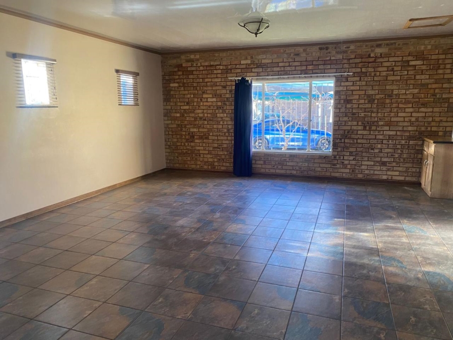 4 Bedroom Property for Sale in Kuruman Northern Cape